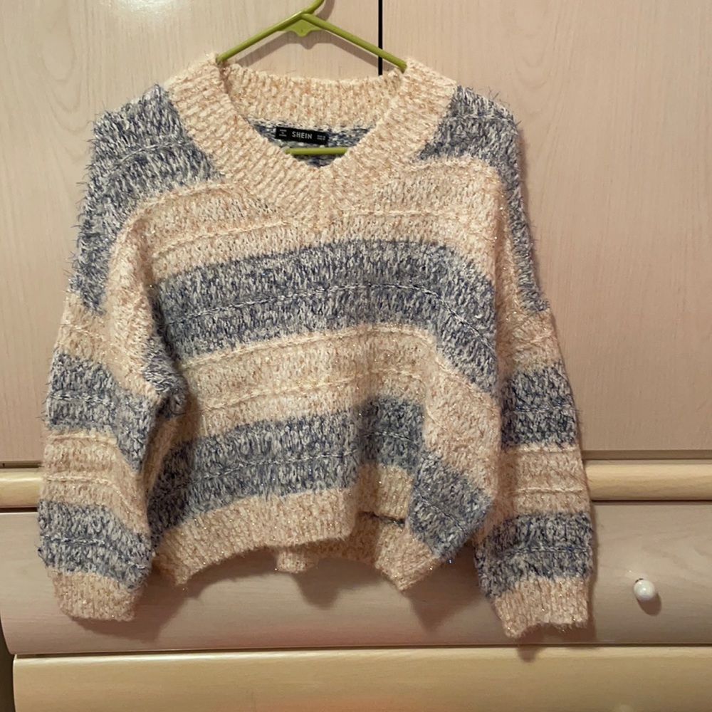 Women’s sweater
